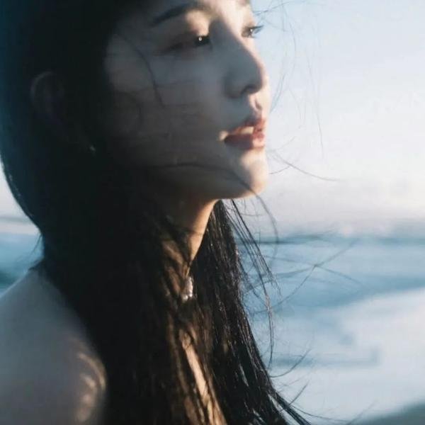碎塔 海报